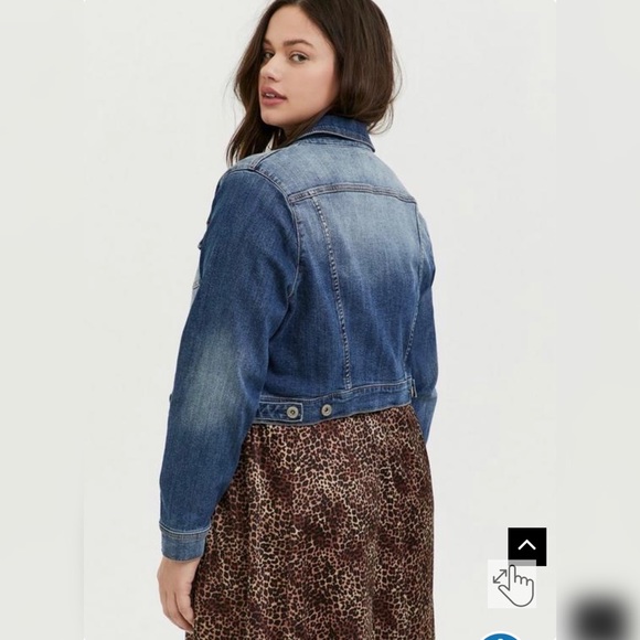NWT Torrid Crop Denim Jacket - Medium Wash. Size 1. - Picture 11 of 13
